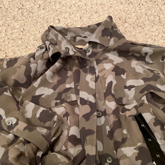 NWT Camouflage Banana Republic Shirt - Medium - Picture 2 of 6